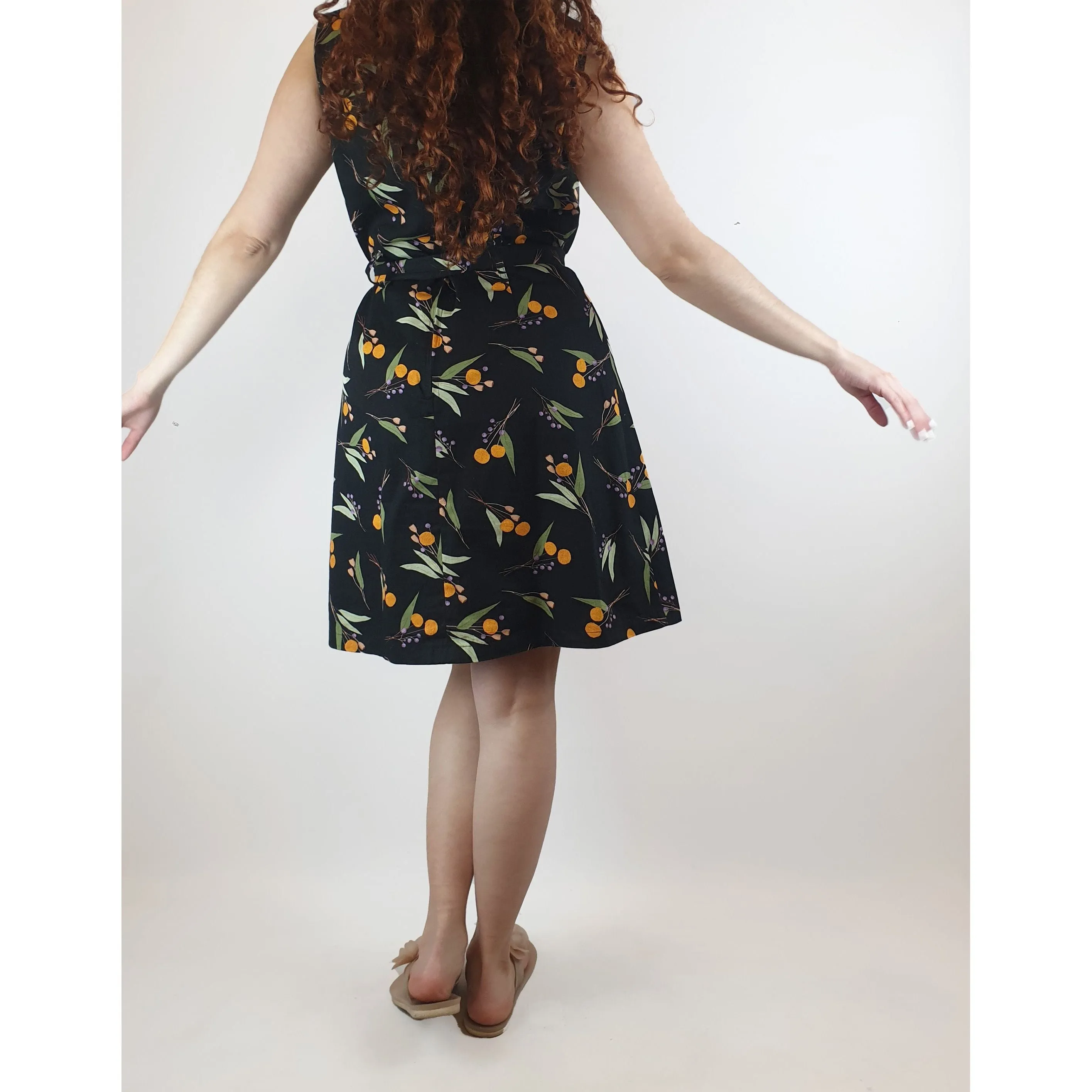 Princess Highway black sleeveless dress with pretty flower print size 10