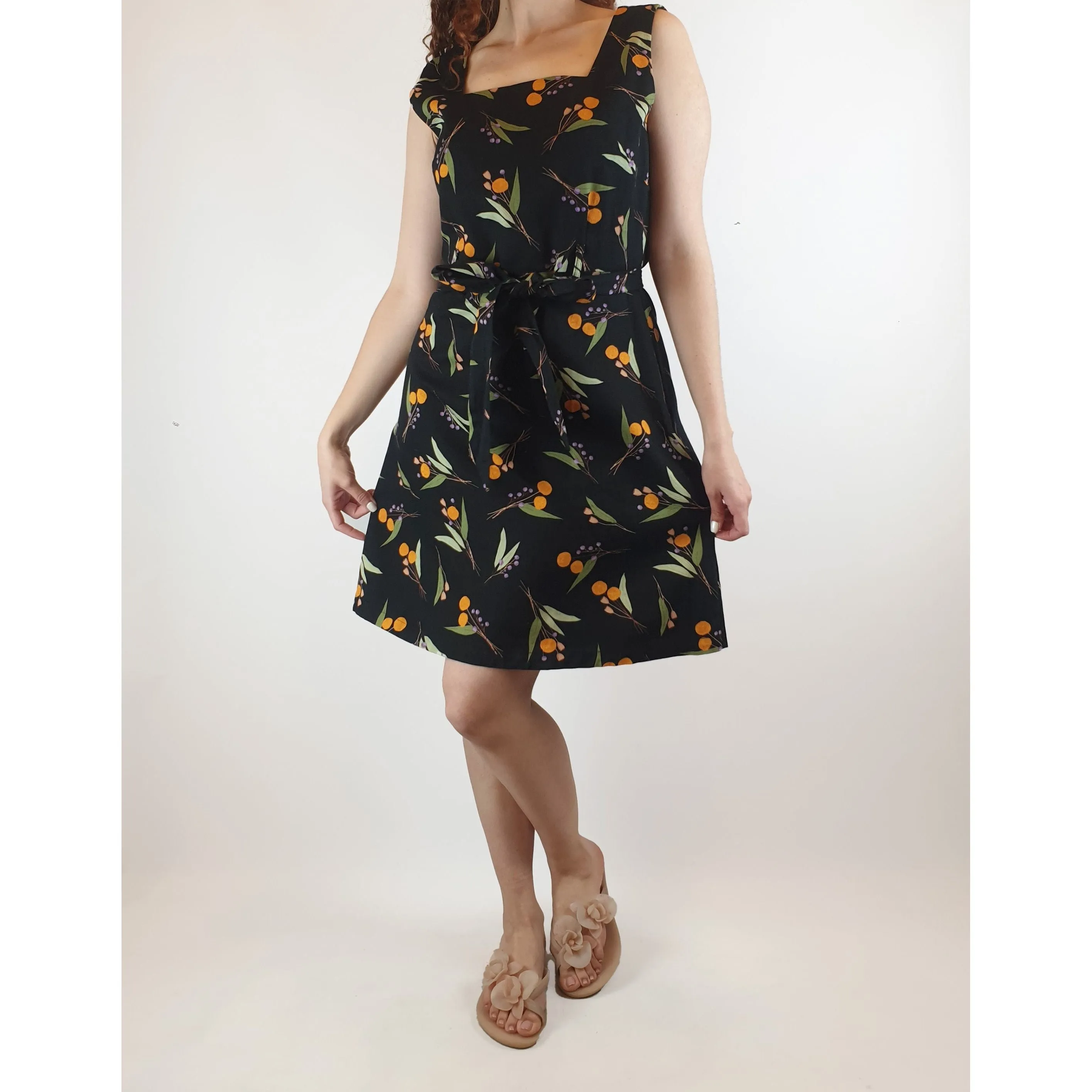 Princess Highway black sleeveless dress with pretty flower print size 10
